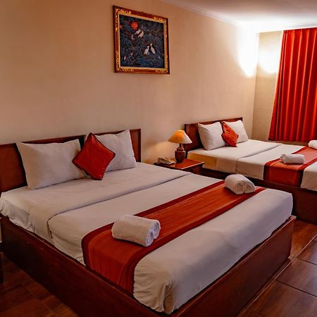 קוטה לומבוק Hotel Puri Dibia Kuta מראה חיצוני תמונה