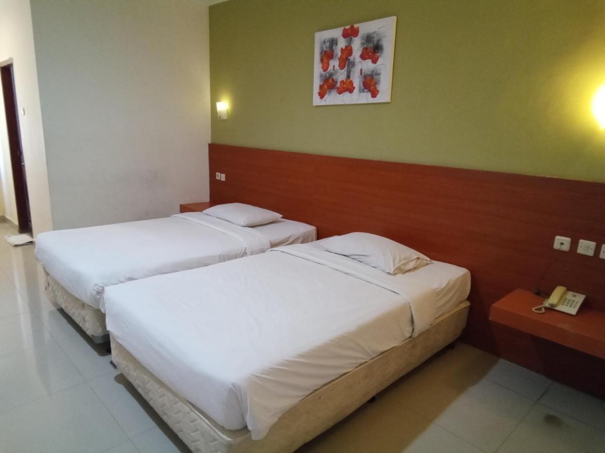 קוטה לומבוק Hotel Puri Dibia Kuta מראה חיצוני תמונה