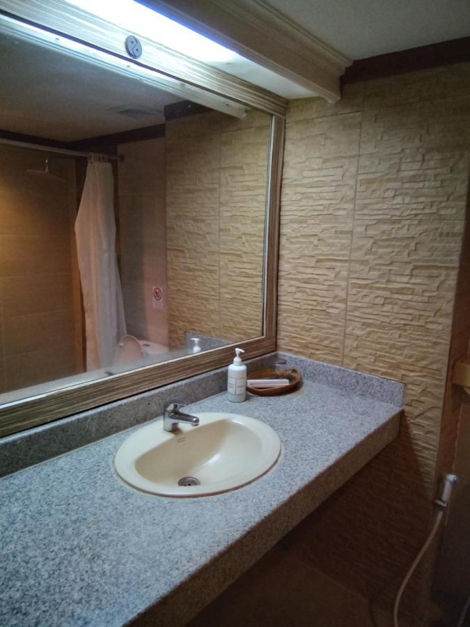 קוטה לומבוק Hotel Puri Dibia Kuta מראה חיצוני תמונה